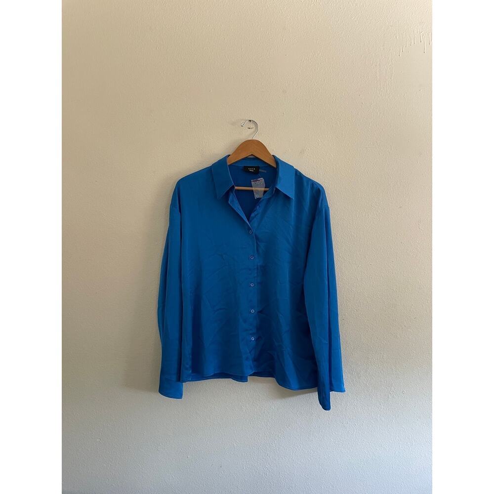 NWT VICI Blue Button Down Silky Size S